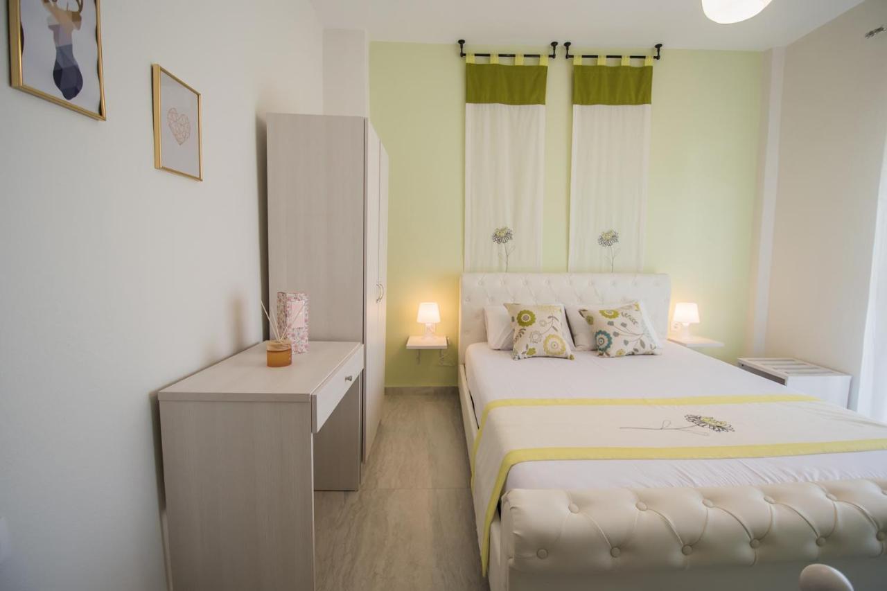 ניאה פלאגיה Chelona Apartments מראה חיצוני תמונה